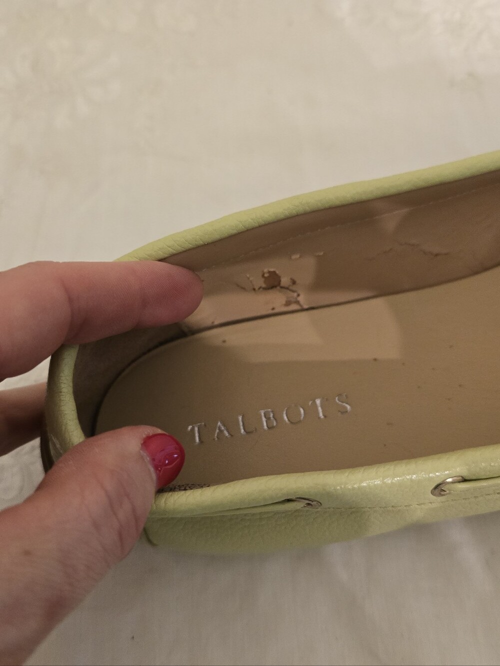 Talbots Women’s Citron Green Perforated Leather Moccasin Loafers Size 9.5 - Picture 6 of 8